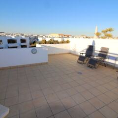 Отель Penthouse Apartment Secreto de la Zenia Испания, Ориуэла - отзывы, цены и фото номеров - забронировать отель Penthouse Apartment Secreto de la Zenia онлайн бассейн фото 2