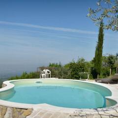 Отель Il Casale delle Ginestre Bed & Breakfast Кастель-Сан-Пьетро-Романо бассейн