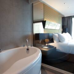 Отель Golden Tulip Mandison Suites Бангкок ванная фото 2