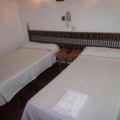 Отель Hostal Esmeralda комната для гостей фото 4