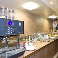 Отель Aparthotel Adagio access München City Olympiapark Германия, Мюнхен - 4 отзыва об отеле, цены и фото номеров - забронировать отель Aparthotel Adagio access München City Olympiapark онлайн питание фото 3