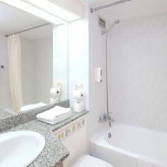 Отель Flamingo Beach Кипр, Ларнака - 13 отзывов об отеле, цены и фото номеров - забронировать отель Flamingo Beach онлайн ванная