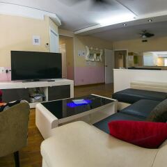 Отель Go Bcn Hostal Ideal Badal развлечения