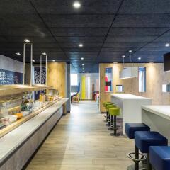 Отель ibis budget Zurich Airport гостиничный бар