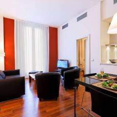 Апартаменты Inside Barcelona Apartments Mercat комната для гостей фото 4