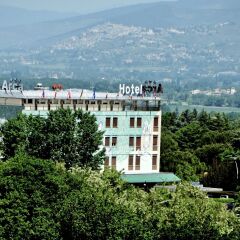 Hotel Arca Сполето приотельная территория фото 2