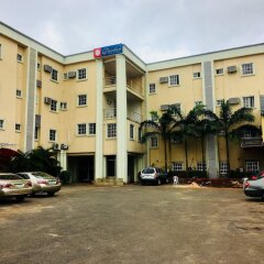 Отель Duoban Hotel & Suite Нигерия, г. Бенин - отзывы, цены и фото номеров - забронировать отель Duoban Hotel & Suite онлайн парковка