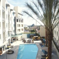 Отель The 5200 Wilshire Blvd США, Лос-Анджелес - отзывы, цены и фото номеров - забронировать отель The 5200 Wilshire Blvd онлайн бассейн фото 3
