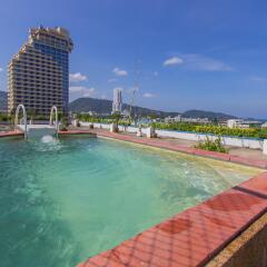 Отель Bel Aire Patong бассейн