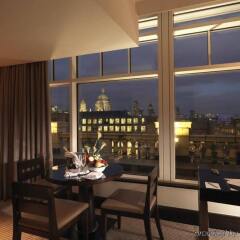 Отель Crowne Plaza London - The City Великобритания, Лондон - отзывы, цены и фото номеров - забронировать отель Crowne Plaza London - The City онлайн гостиничный бар