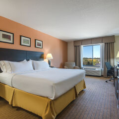 Отель Holiday Inn Express and Suites Lafayette East комната для гостей фото 3