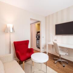 Отель NH Collection Frankfurt City 4* Стандартный номер с различными типами кроватей фото 8