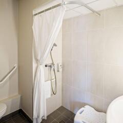 Отель B&B Hôtel LYON St Bonnet Mi-Plaine ванная фото 2