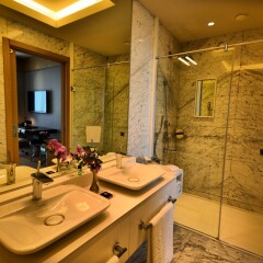 Отель Wyndham Grand Istanbul Levent ванная