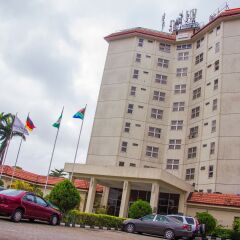 Отель The Westwood Hotel Ikoyi Lagos Нигерия, Лагос - отзывы, цены и фото номеров - забронировать отель The Westwood Hotel Ikoyi Lagos онлайн парковка