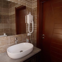 Soluxe Кыргызстан, Бишкек - отзывы, цены и фото номеров - забронировать отель Soluxe онлайн ванная