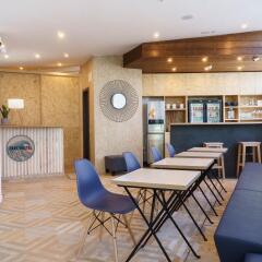 Отель TAKE Hostel Conil Испания, Кониль-де-ла-Фронтера - отзывы, цены и фото номеров - забронировать отель TAKE Hostel Conil онлайн гостиничный бар