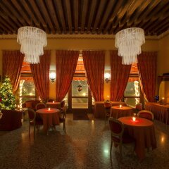 Отель Albergo Antica Corte Marchesini Италия, Кампанья-Лупия - 1 отзыв об отеле, цены и фото номеров - забронировать отель Albergo Antica Corte Marchesini онлайн интерьер отеля фото 3