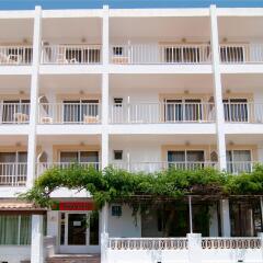 Отель Hostal Montesol бассейн