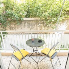 Апартаменты Central & Cozy Apartment With Balcony балкон