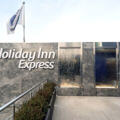 Отель Holiday Inn Express Istanbul Altunizade парковка