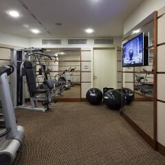 Отель UNAHOTELS Cusani Milano фитнесс-зал фото 2