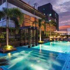 Отель Solitaire Bangkok Sukhumvit 11 бассейн фото 3