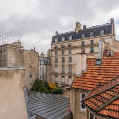 Апартаменты Le Marais - Place des Vosges Apartment балкон