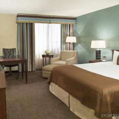 Отель Holiday Inn Toronto - Yorkdale Канада, Торонто - отзывы, цены и фото номеров - забронировать отель Holiday Inn Toronto - Yorkdale онлайн комната для гостей фото 2