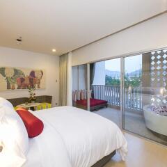Отель Ramada by Wyndham Phuket Deevana Patong Полулюкс с различными типами кроватей