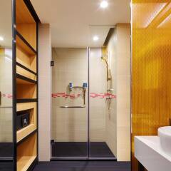 Отель Aloft Guangzhou Tianhe сейф в номере