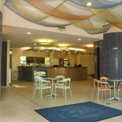 Holiday Beach Budapest Wellness & Conference Hotel гостиничный бар