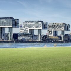Отель Holiday Inn Express Cologne - City Centre Кёльн бассейн