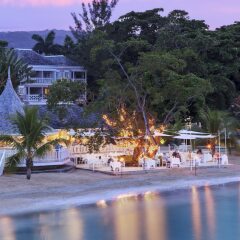 Отель Couples Sans Souci All Inclusive пляж