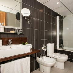 Отель Pierre & Vacances Residence Salou Испания, Салоу - отзывы, цены и фото номеров - забронировать отель Pierre & Vacances Residence Salou онлайн ванная фото 2
