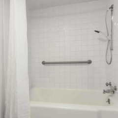 Super 8 by Wyndham Athens TX in Athens, United States of America from 98$, photos, reviews - zenhotels.com bathroom