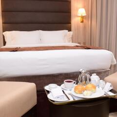 Отель Monty Suites & Golf в номере
