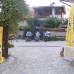 Отель Todeva House Банско парковка
