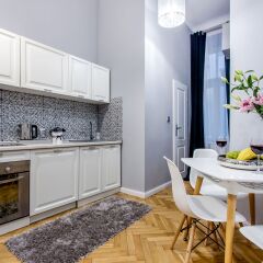 Отель ClickTheFlat Avenue Place Варшава в номере