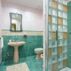 Отель Superior 5 BD & BR Apt in Vatican Area ванная фото 2
