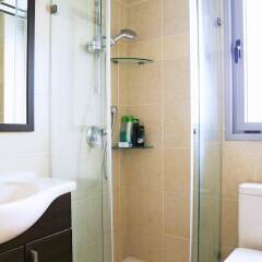 Отель Luxury With Stunning View And Parking Рамат-Ган ванная