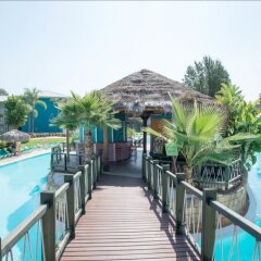 Отель PortAventura Hotel Caribe - Theme Park Tickets Included Испания, Салоу - 6 отзывов об отеле, цены и фото номеров - забронировать отель PortAventura Hotel Caribe - Theme Park Tickets Included онлайн приотельная территория фото 2