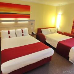 Отель Holiday Inn Express Birmingham Redditch комната для гостей фото 4