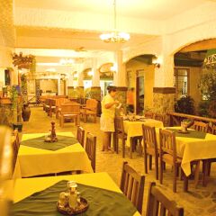 Отель Angelyn's Dive Resort гостиничный бар