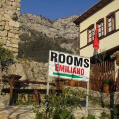 Отель Rooms Emiliano парковка