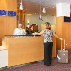 Отель ibis Lisboa José Malhoa интерьер отеля