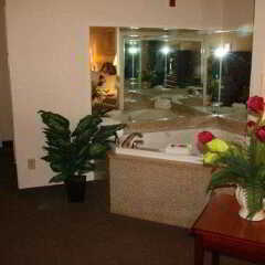 Отель Country Inn & Suites by Radisson, Midway, FL спа