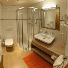 Отель Aparthotel Bergland Австрия, Зёлль - отзывы, цены и фото номеров - забронировать отель Aparthotel Bergland онлайн ванная фото 2