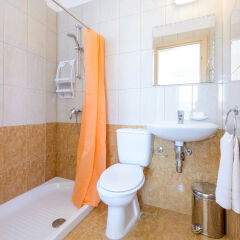 Отель Konnos Beach Villa 3 ванная фото 2