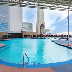 Stratosphere Hotel, Casino & Tower бассейн фото 2
